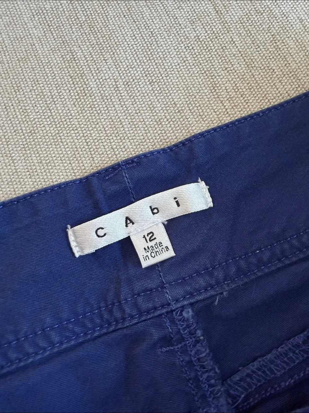 CAbi Lou Bermuda Shorts #830 Nautical Blue Two Button Board Long Size 12 - Picture 3 of 6